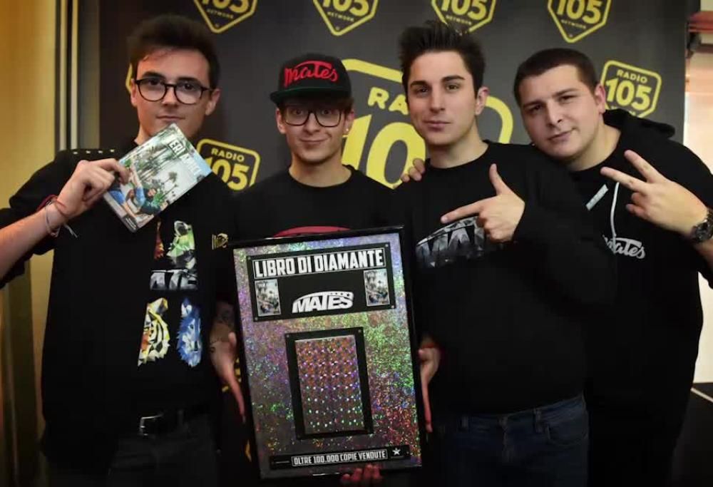 I Mates ricevono il Libro di Diamante a 105 Mi Casa!