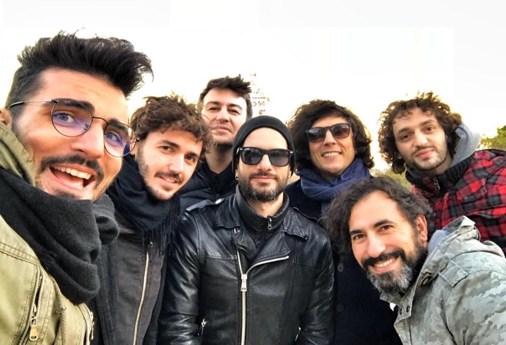 Parigi, ecco la fotogallery della sesta tappa del tour europeo di Ermal Meta