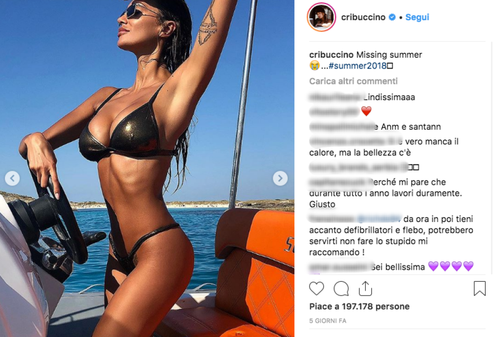 Cristina Buccino: “Mi manca l’estate”, e gli scatti hot fanno impazzire il web