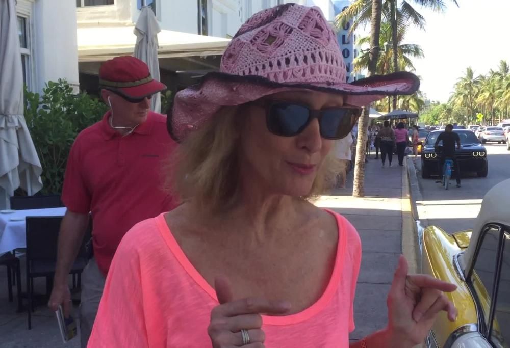 105 Miami ci porta sulla celebre “Ocean Drive”: guarda il video!