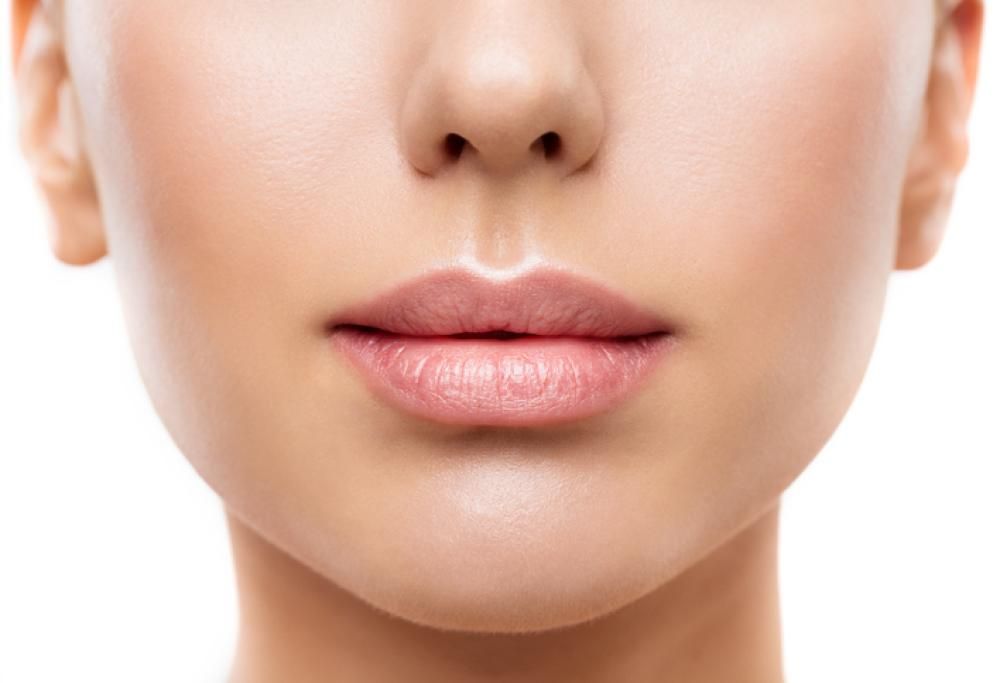 Nel 2018 torna il natural look: basta labbra e seno esagerati