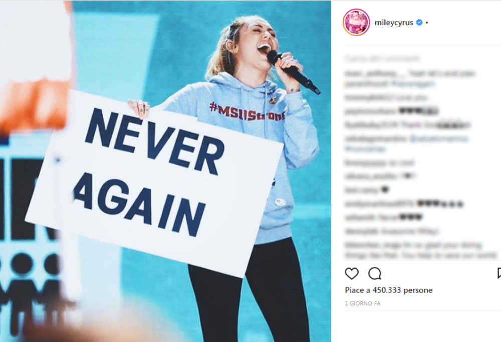 Ariana Grande, Miley Cyrus e Demi Lovato alla marcia contro le armi di Washington