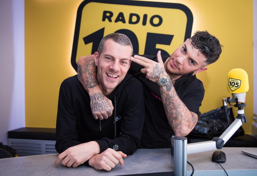 Emis Killa, le foto dell’intervista a 105 Mi Casa