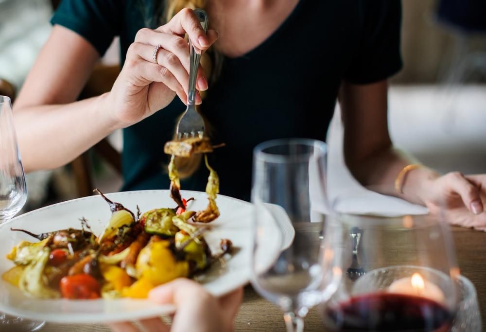 8 abitudini che ci rovinano il sonno