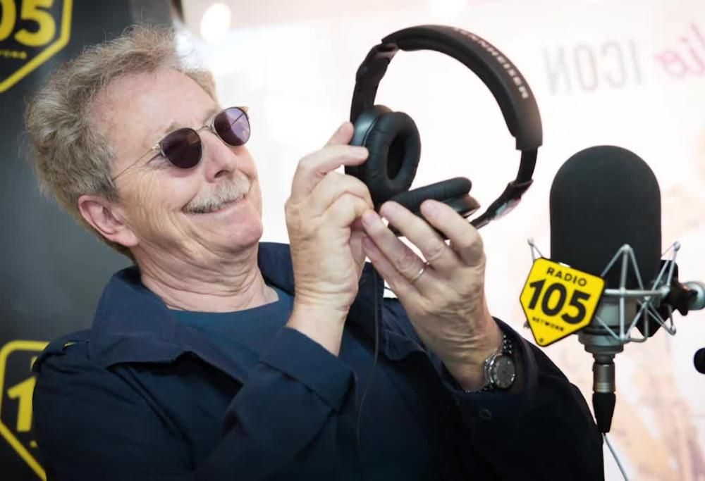 Fabio Concato a 105 Mi Casa: “Un bilancio di questi 40 anni? Ho fatto sempre quello che avevo voglia di fare”