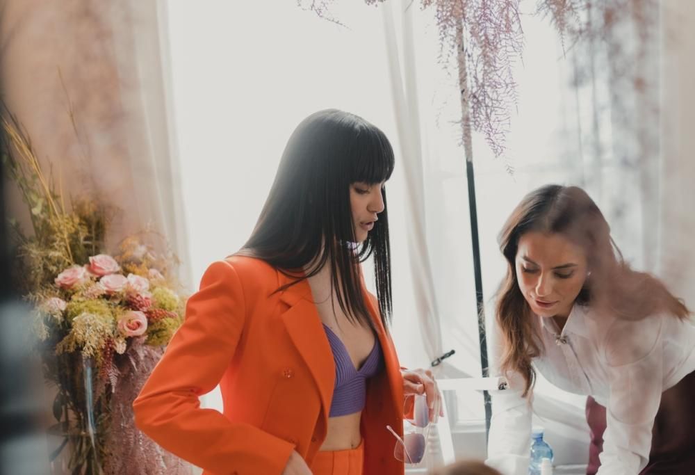 A Sanremo Ebrand e la Coach delle Unghie conquistano gli ospiti di Oltre Il Festival!