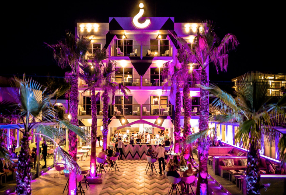 L’hotel tutto rosa più instagrammato del web: eccolo