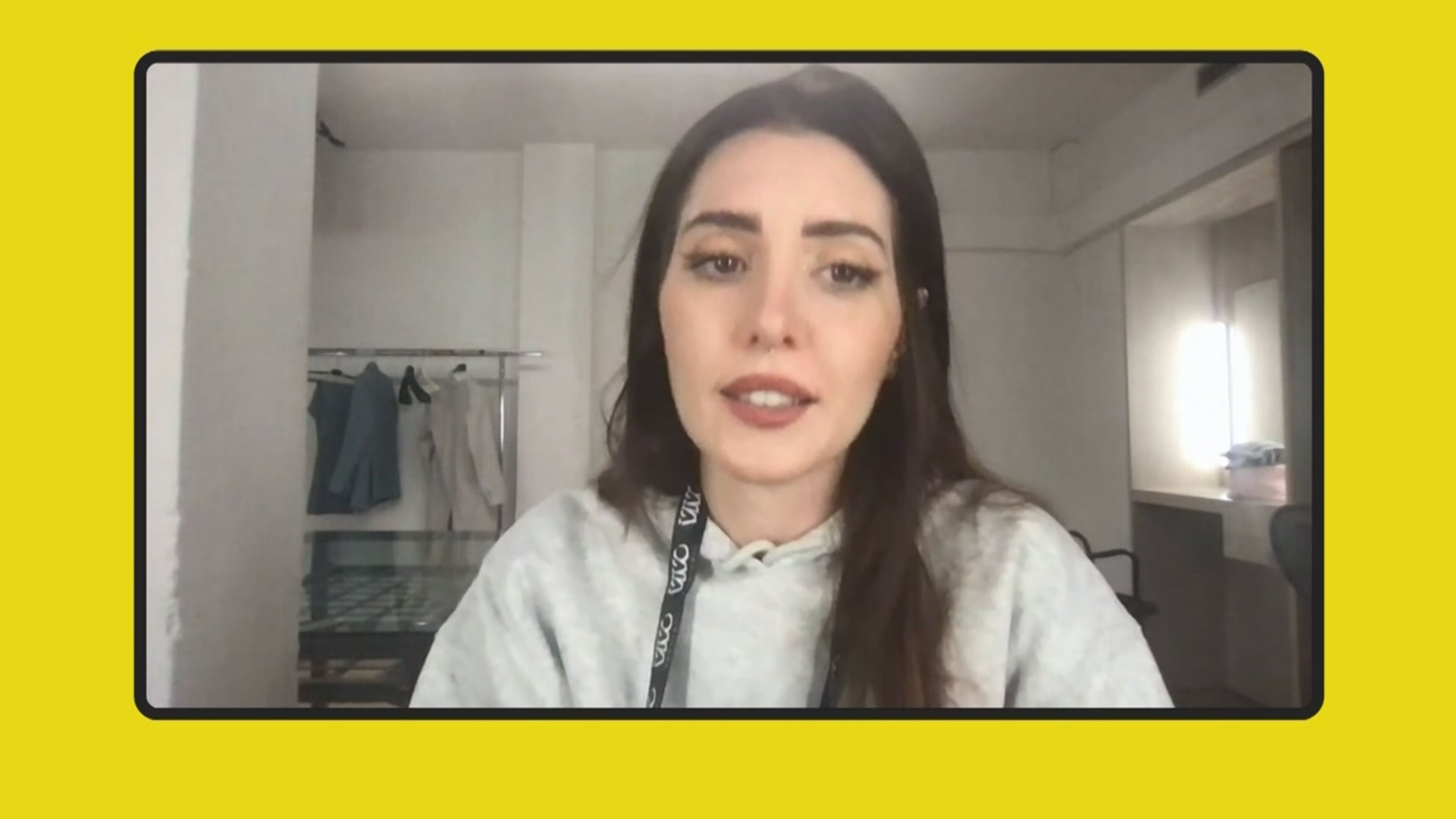 Siamo “entrati” nel camerino di Camihawke  prima del suo show