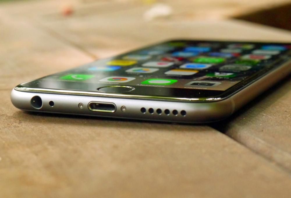 Apple multata per aver rallentato i vecchi iPhone