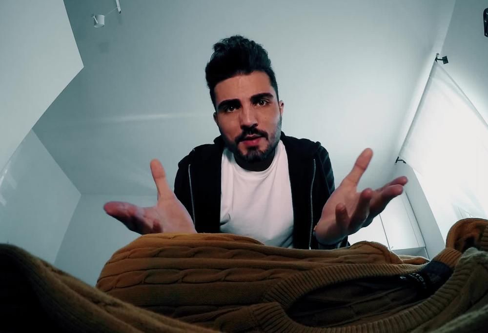 Bryan sta chiudendo la valigia, tra poco sarà in viaggio con Ermal Meta, “in missione per conto di …Radio 105!”