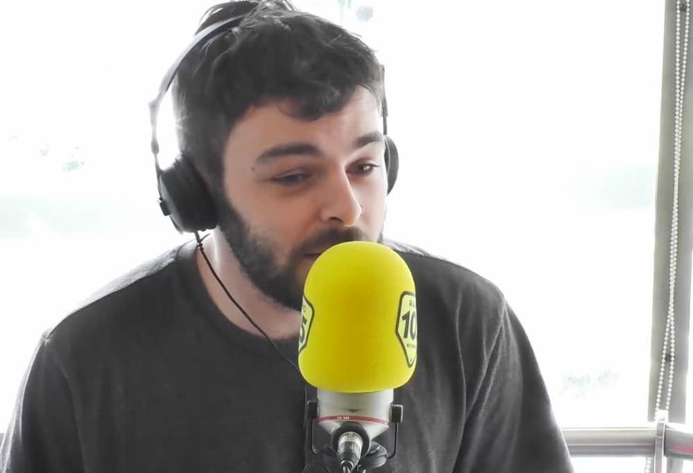 105 Take Away: Lorenzo Fragola canta in anteprima il nuovo singolo “Super Martina”