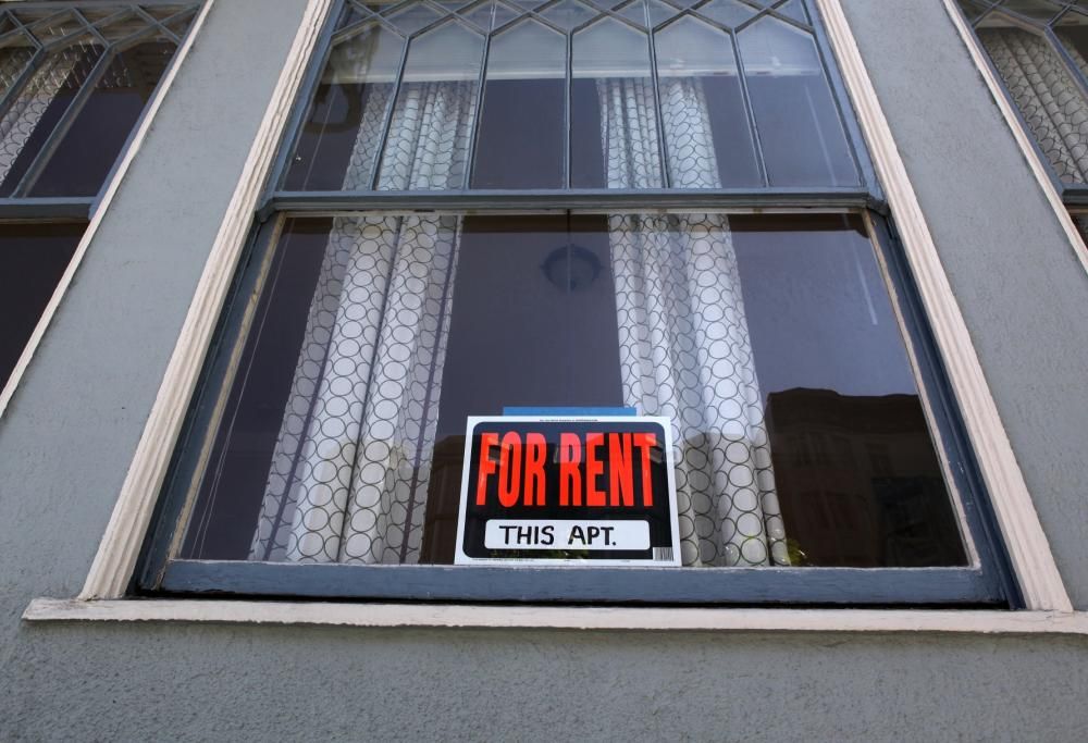 Proprietari chiedono favori sessuali agli inquilini che non possono pagare l’affitto