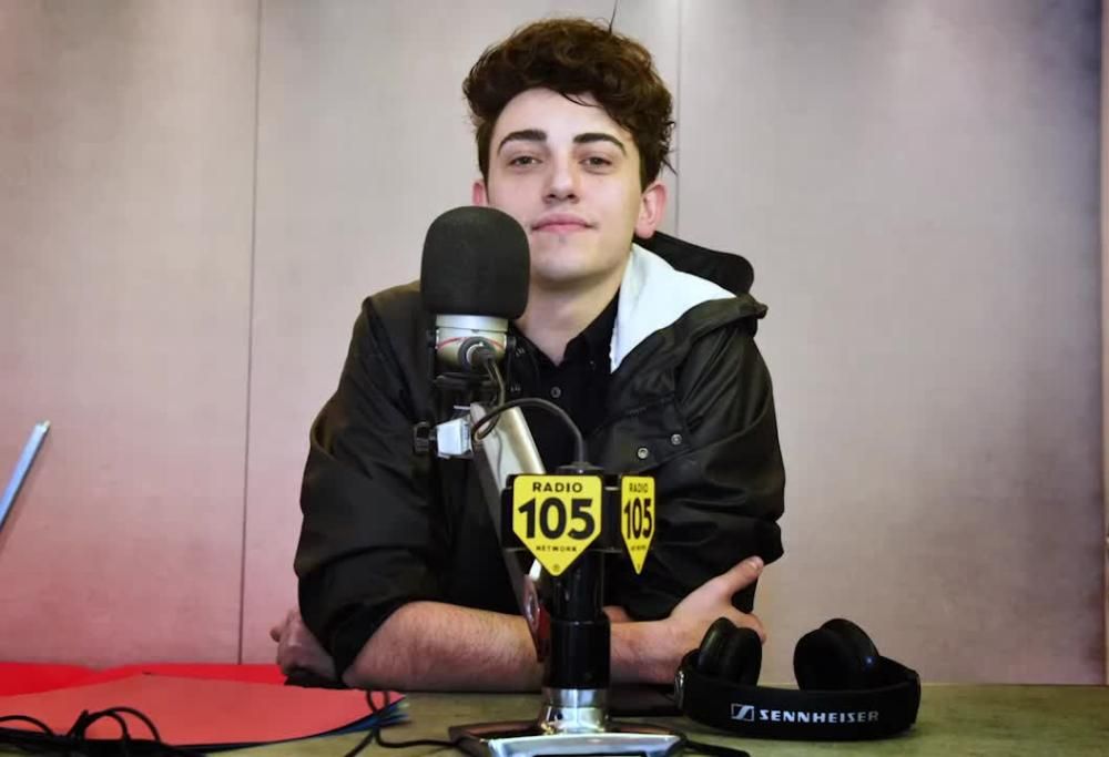 Michele Bravi a 105 Mi Casa: “Pronto per il tour e per la sfida di origami!”