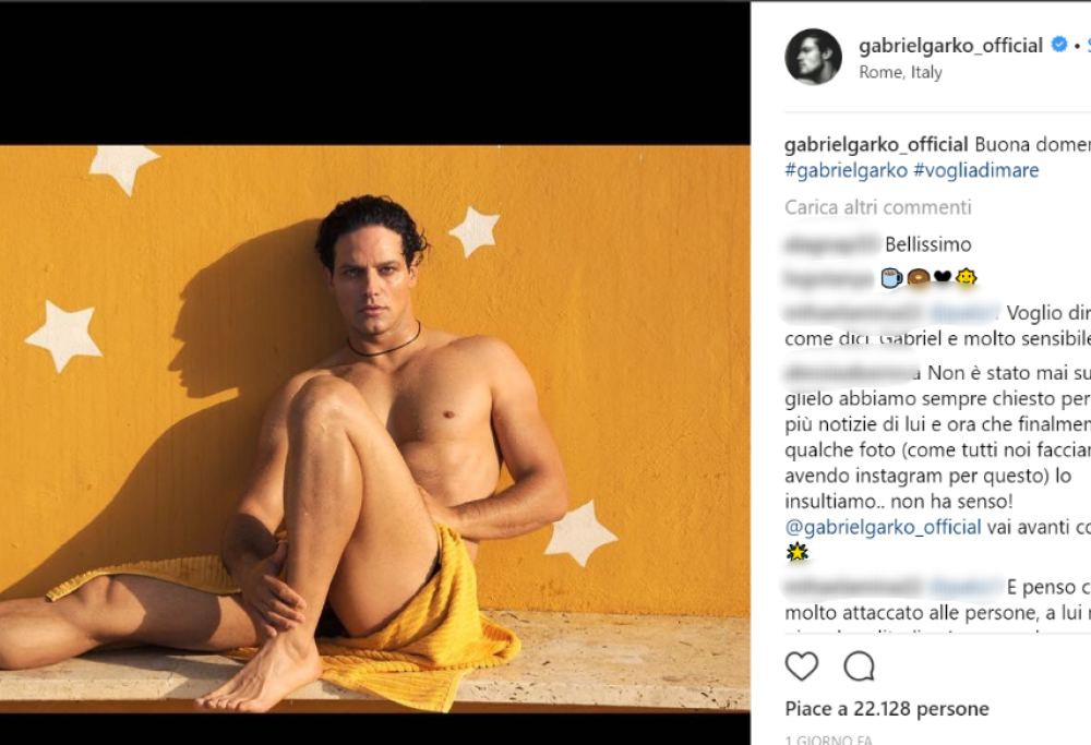Gabriel Garko nudo su Instagram, ma una fan lo contesta