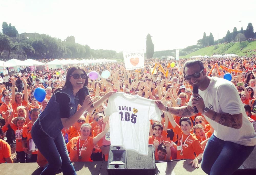 L’energia di Radio 105 e Ylenia alla Maratona Roma: guarda le foto della festa post-gara