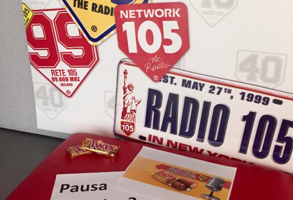 TWIX® negli studi di RADIO 105