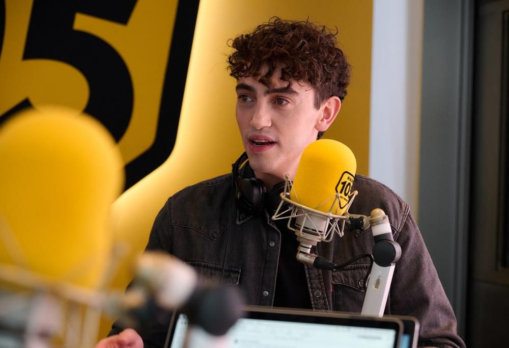 “Umorismo italiano” è il nuovo singolo di Michele Bravi feat Guè