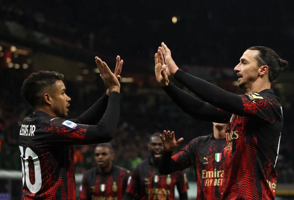 Ibrahimovic torna in campo dopo 280 giorni di infortunio: pubblico in visibilio