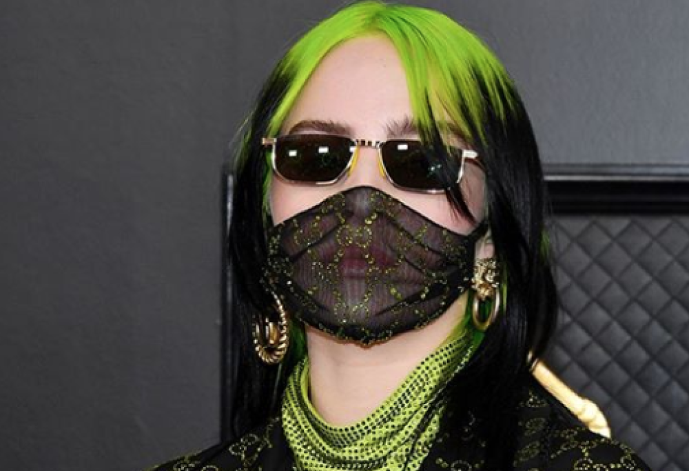 Da Billie Eilish a Junior Cally, i cantanti con la mascherina
