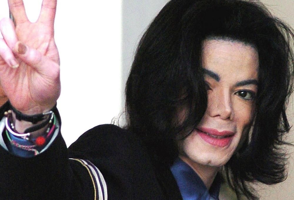 Michael Jackson, i fan lo difendono al grido di “Jackson is innocent”