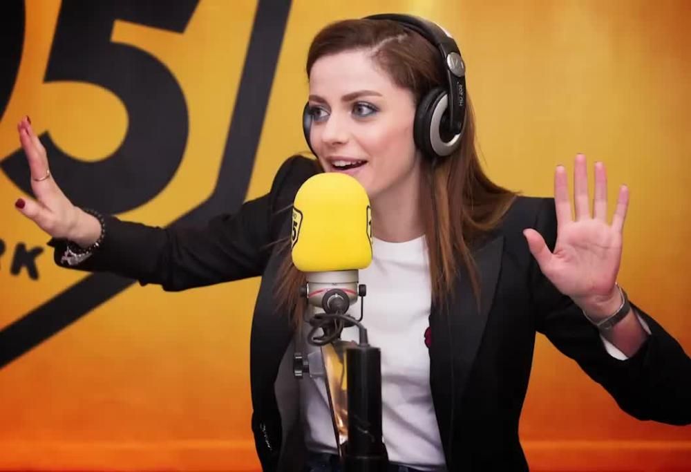 Annalisa a 105 Mi Casa: “‘Bye Bye’ è un disco pieno di ottimismo, forza e voglia di andare verso il futuro”