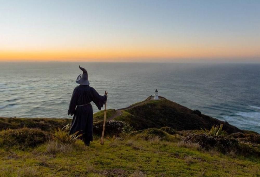 #GandalfTheGuide: Il fotografo che ha girato la Nuova Zelanda vestito da Gandalf