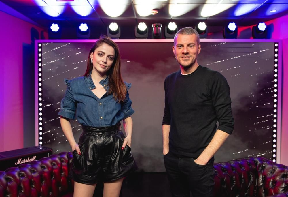 Guarda le foto di Annalisa a 105 Mi Casa Live