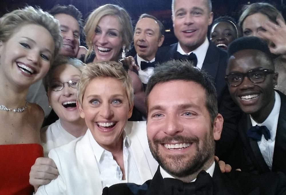 Giornata Mondiale del selfie: i 6 autoscatti più famosi di sempre