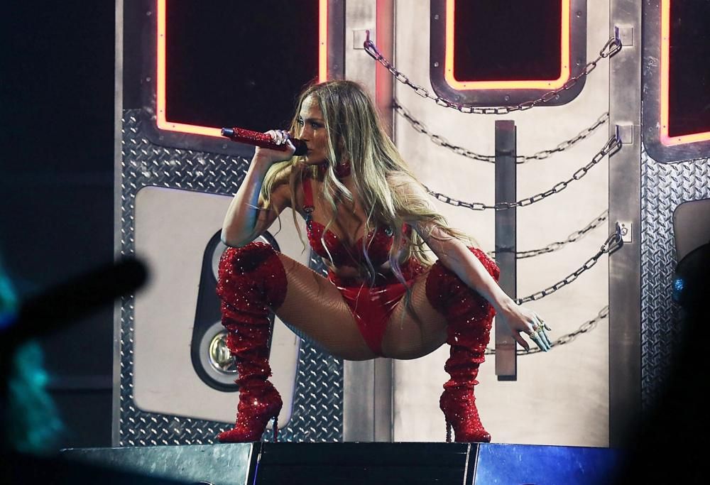 Jennifer Lopez scatenata e supersexy al concerto di beneficenza di Tidal. Guarda le foto