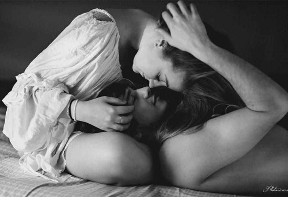 Il fotografo che ha immortalato i momenti più intimi di una coppia