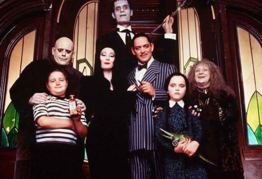 Ecco come sono diventati i personaggi della famiglia Addams, oggi!