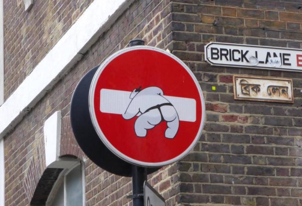 Clet Abraham: quando i cartelli stradali diventano arte