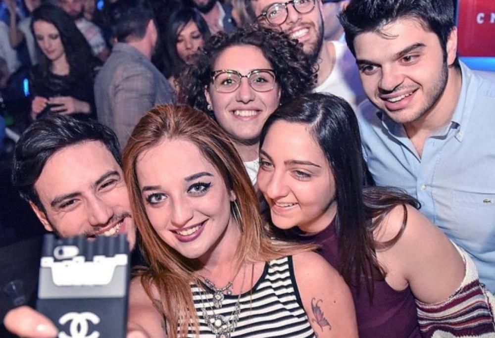 Le foto che fanno vedere la differenza tra Instagram e la realtà