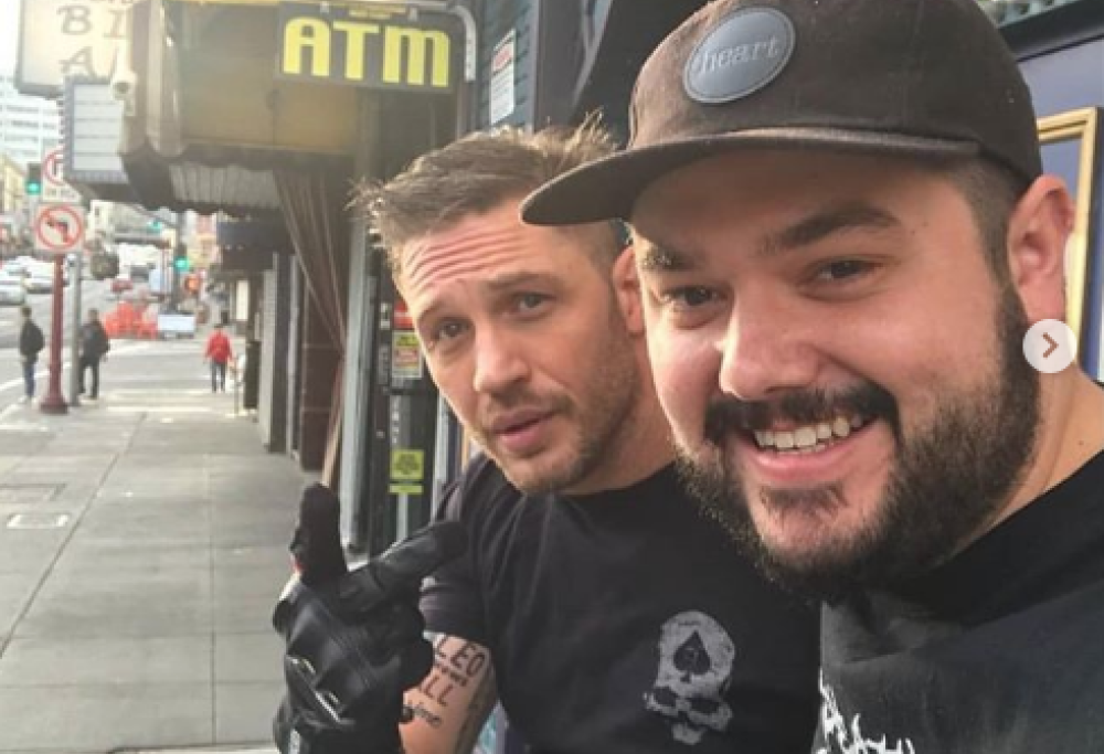 Perché Tom Hardy ha un tatuaggio dedicato a DiCaprio?