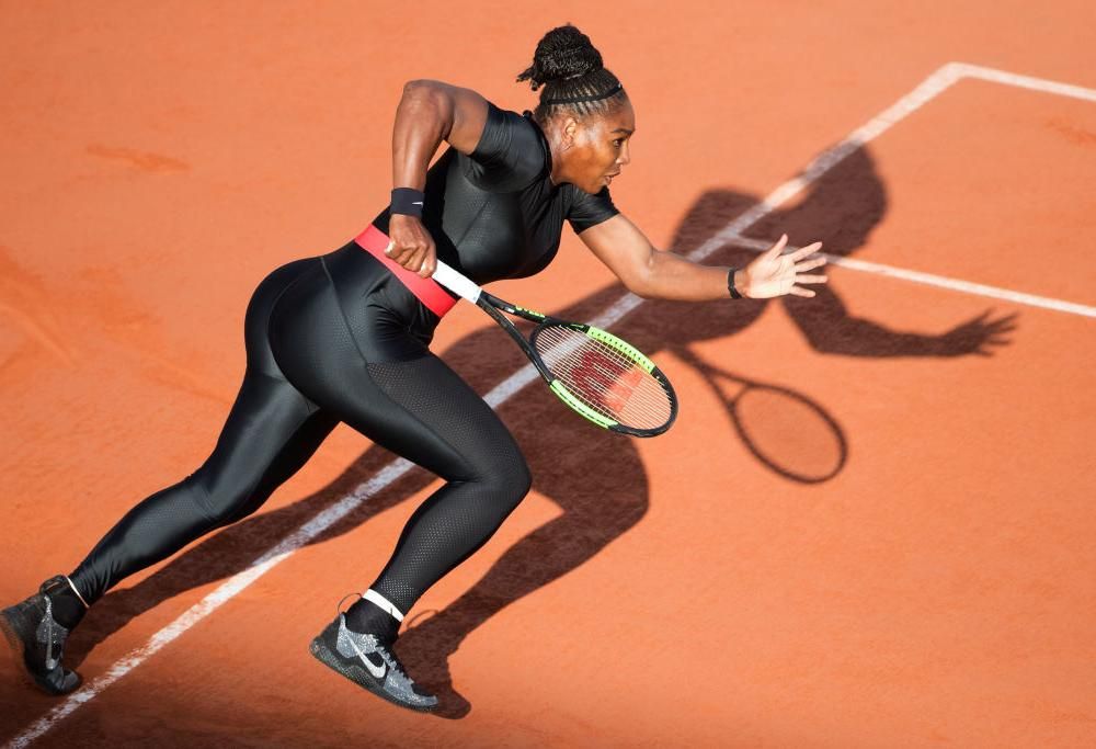 Serena Williams: criticata la sua tuta al Roland Garros