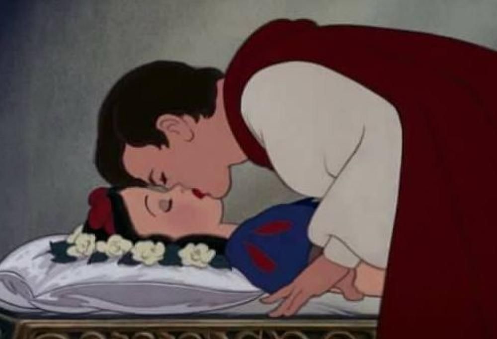 Perché le principesse Disney indossano spesso abiti azzurri?