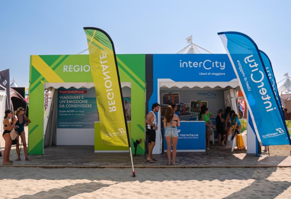 105XMASTERS con INTERCITY e REGIONALE di TRENITALIA | Le foto