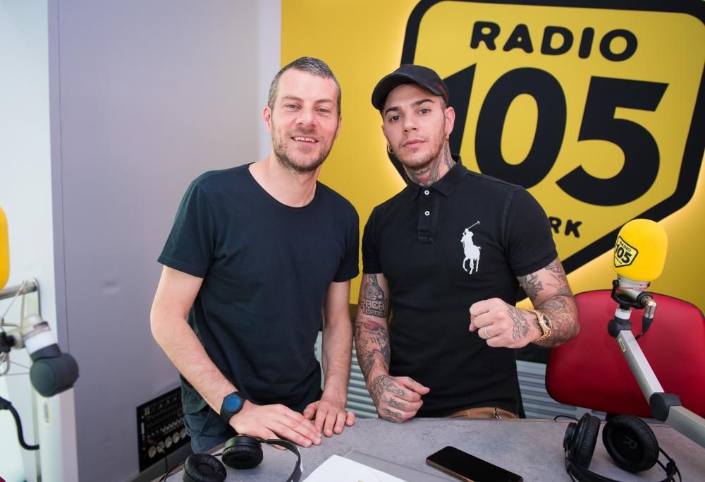 Emis Killa a 105 Mi Casa: le foto dell’intervista