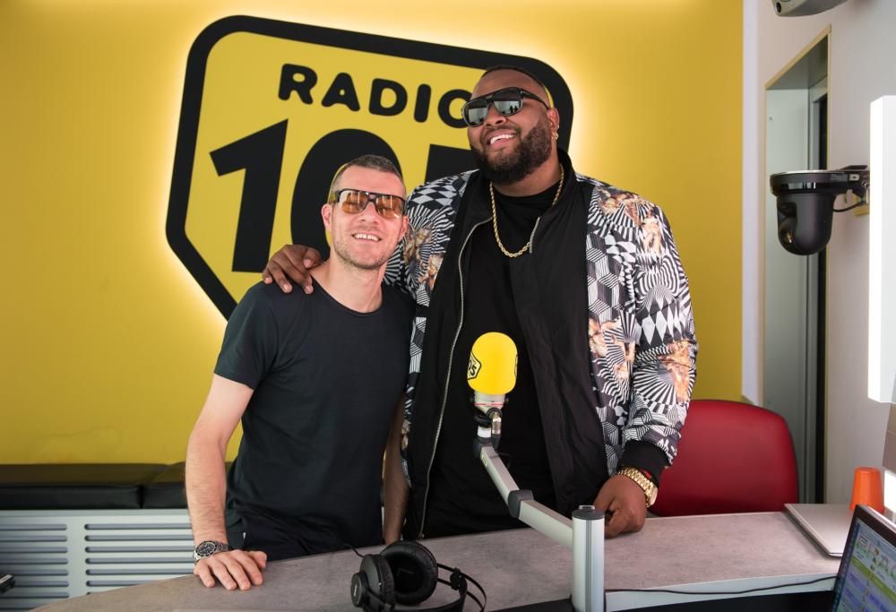 Sergio Sylvestre a 105 Mi Casa: guarda le foto più belle dell’intervista!