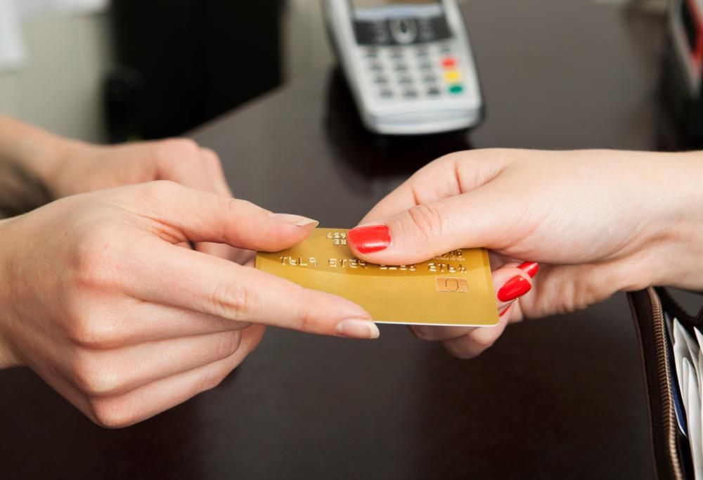 Viaggi all’estero? Ecco come proteggere il conto corrente