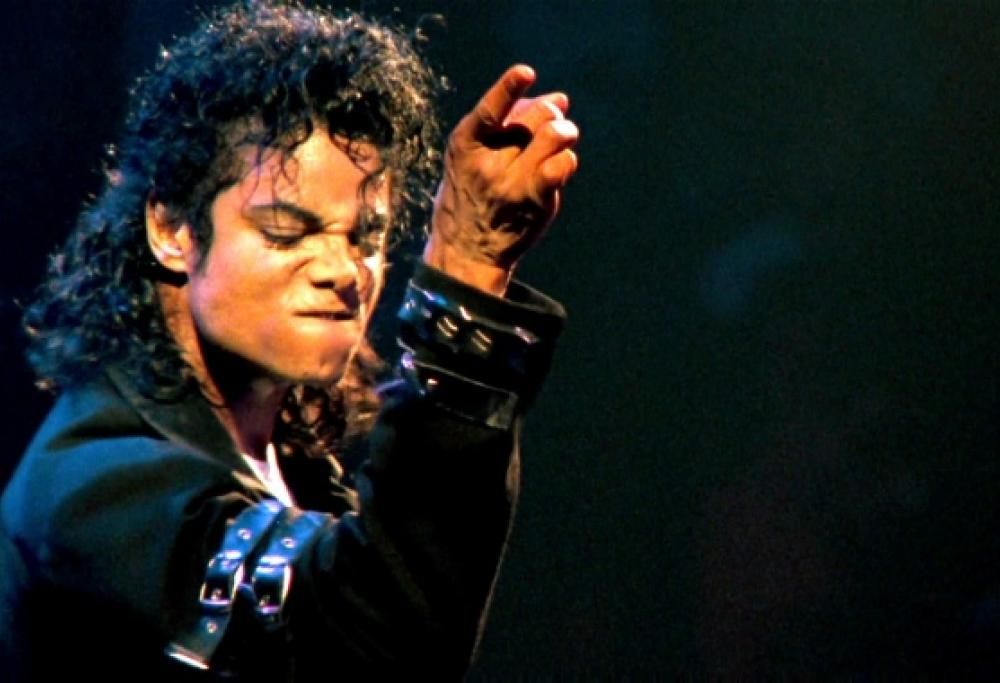 Scuola elementare di Los Angeles vuole rimuovere il nome di Michael Jackson dall’auditorium