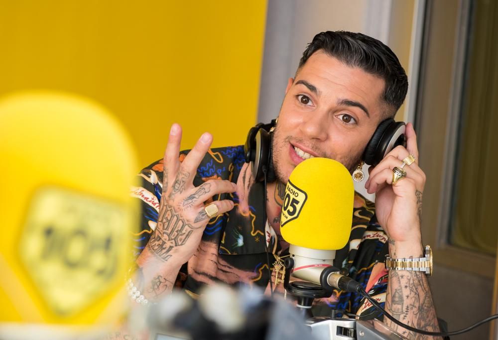 Emis Killa a 105 Mi Casa con il nuovo singolo: le foto dell’intervista