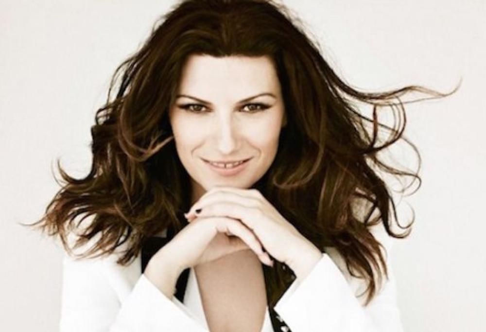Laura Pausini pubblica "Siamo soli nell'immenso vuoto che c'è", cover del brano di Raf del '91