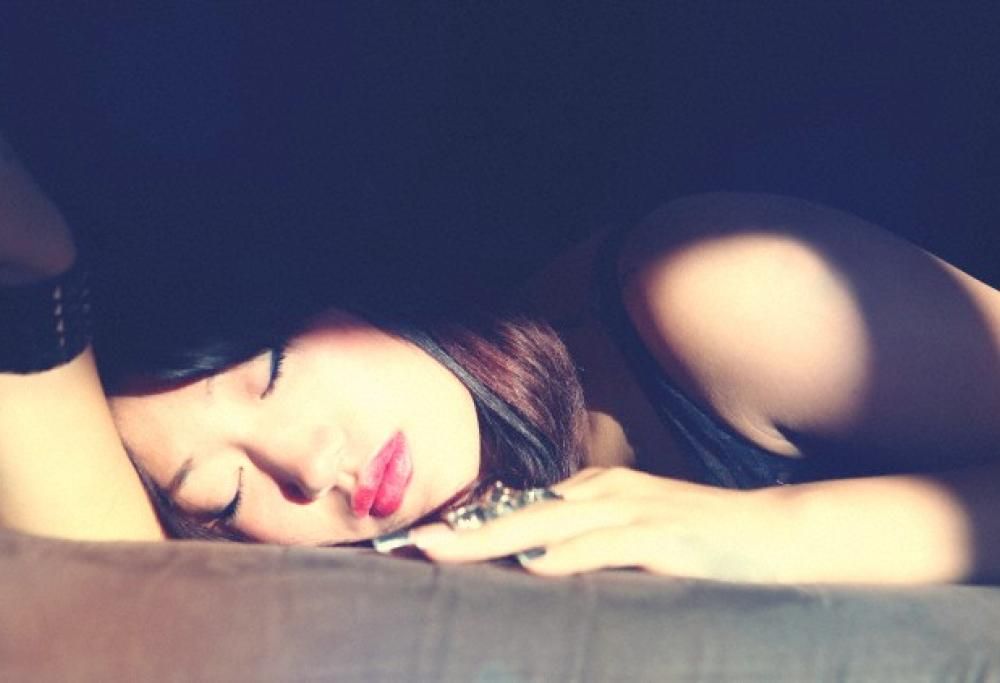 Ti senti stanco? Ecco 6 trucchi per svegliarsi la mattina in modo paradisiaco!