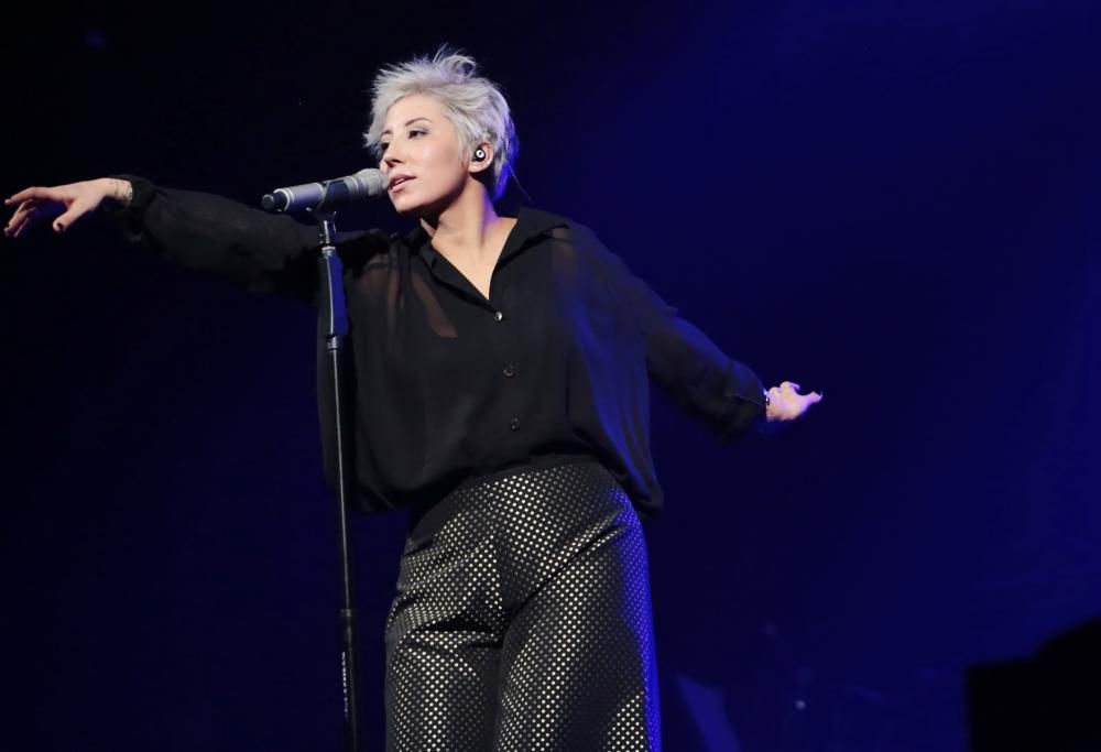 Malika Ayane in diretta con Max Brigante