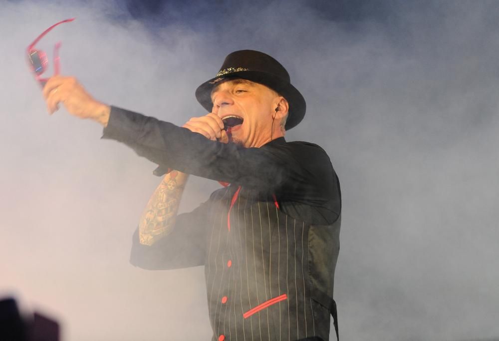 A 105 Mi Casa con J-Ax e Max Brigante