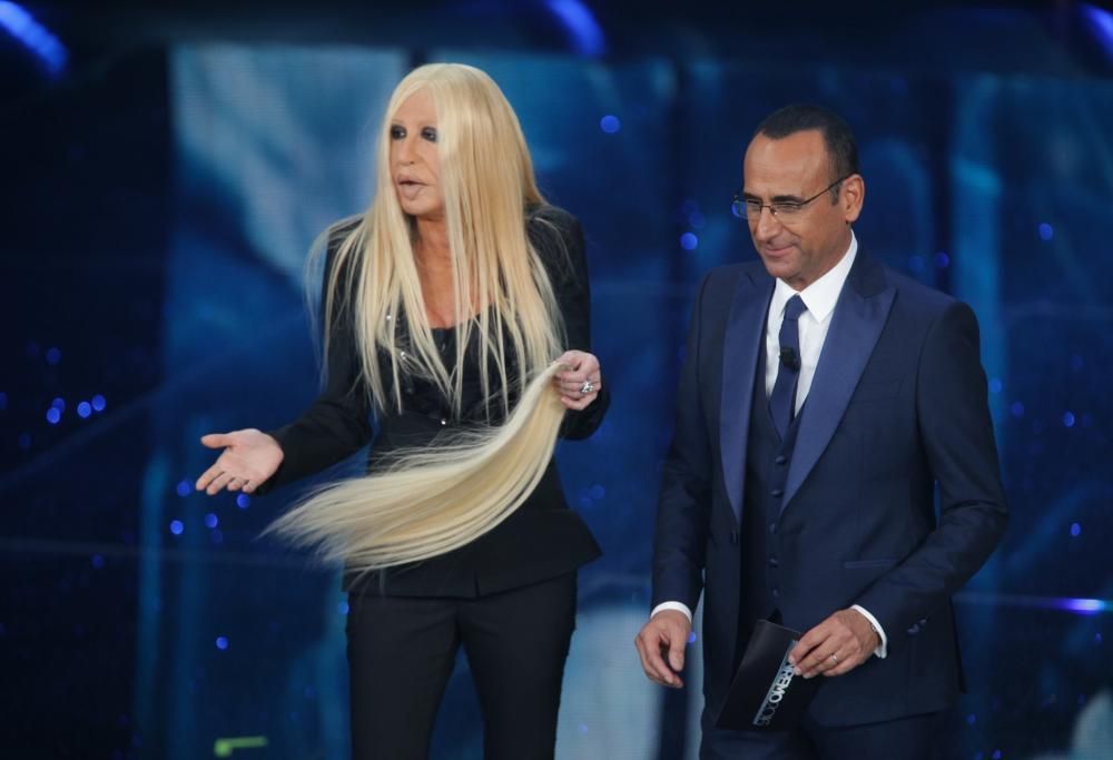 Sanremo 2016, Virginia Raffaele è Donatella Versace “che perde i pezzi”