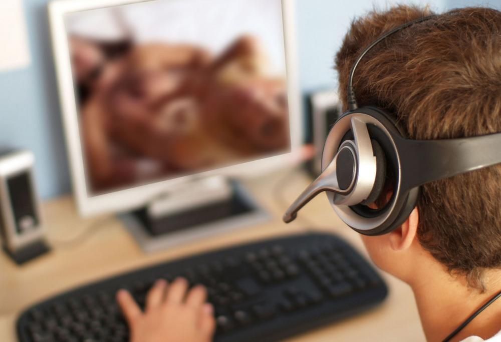 Vai sui siti porno? In Gran Bretagna scatta l’autenticazione