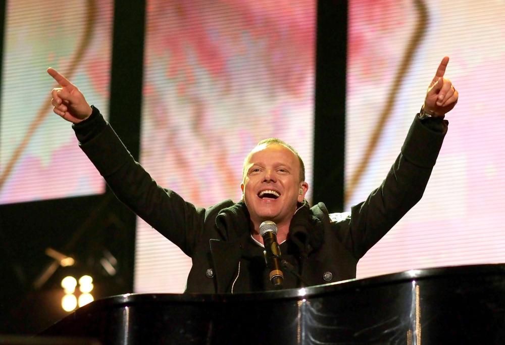 Gigi D’Alessio oggi allo Zoo di 105