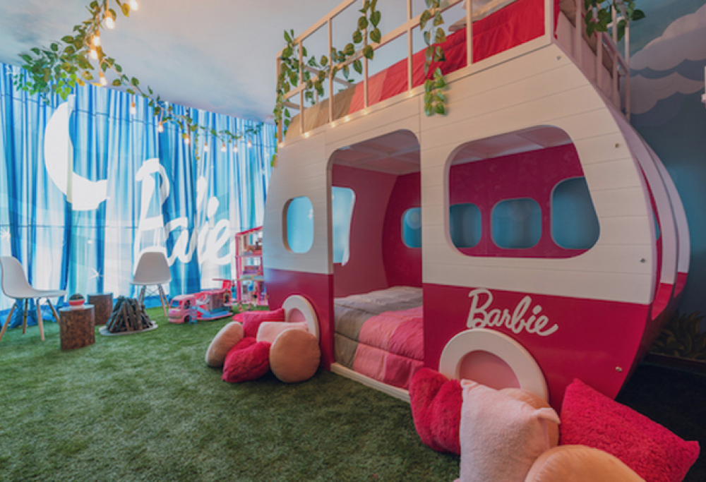 Ecco la suite dedicata a Barbie dove dormire beatamente